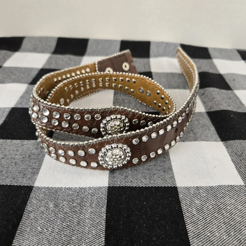 Nocona Rhinestone Studded Leather Belt Scalloped Bead Edge Conchos Fits 26